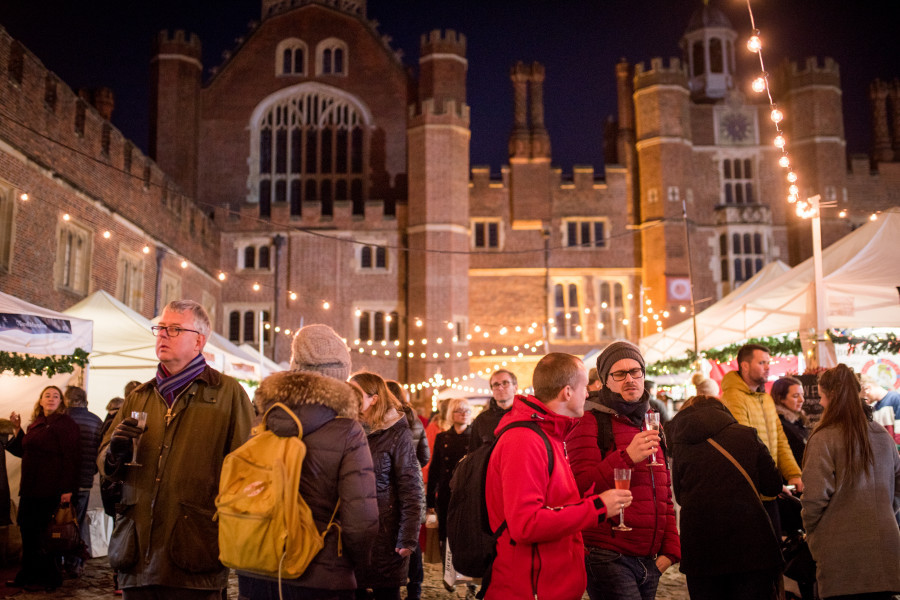 Hampton Court Palace Festive Fayre Gallery | HRP Festivals